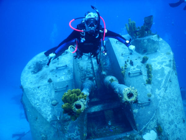 diver on wreck