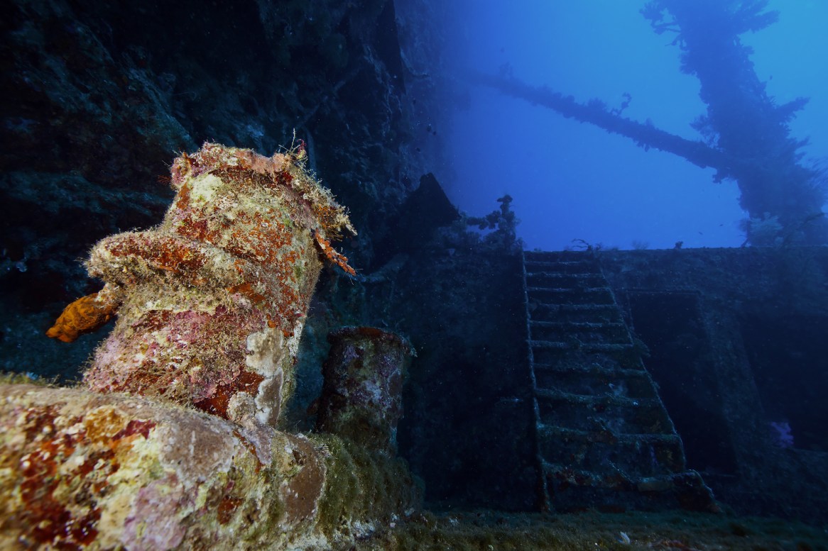 deep wreck diving