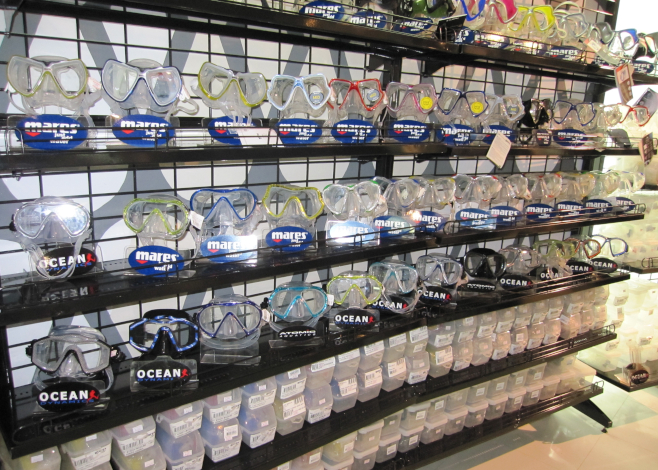 scuba diving mask